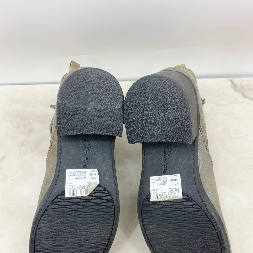 Clarks ankle bootie